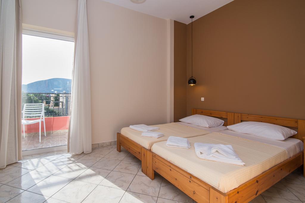 Hanna'S Apartments Palaiochora Dış mekan fotoğraf