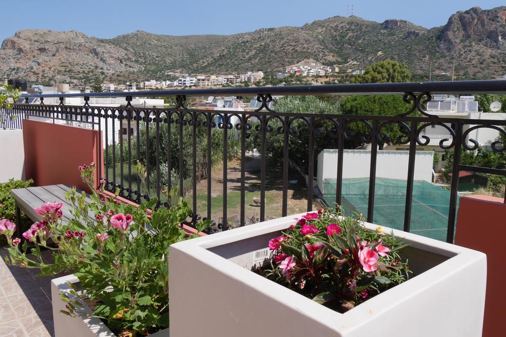 Hanna'S Apartments Palaiochora Dış mekan fotoğraf
