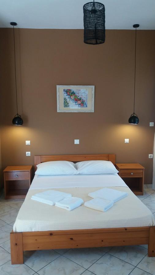 Hanna'S Apartments Palaiochora Dış mekan fotoğraf