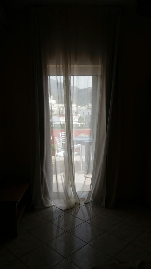 Hanna'S Apartments Palaiochora Dış mekan fotoğraf
