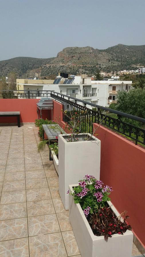 Hanna'S Apartments Palaiochora Dış mekan fotoğraf